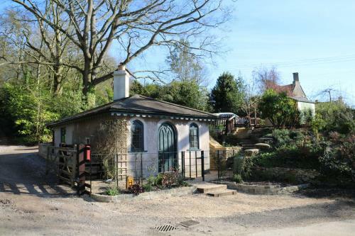 Gatekeepers Lodge, Dyrham Park - Private & Self Contained, Deluxe Accommodation, 15 Mins From Bath