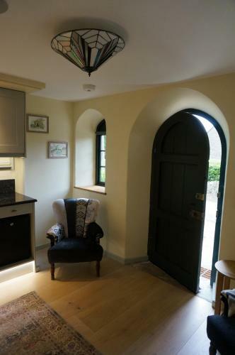 Gatekeepers Lodge, Dyrham Park - Private & Self Contained, Deluxe Accommodation, 15 Mins From Bath
