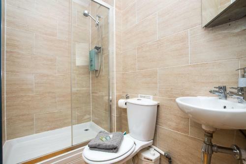 Apartamento Beautiful, Traditional 2 Bedroom Main Door Flat