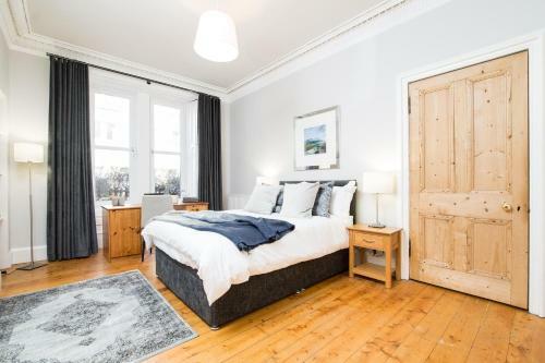 Apartamento Beautiful, Traditional 2 Bedroom Main Door Flat