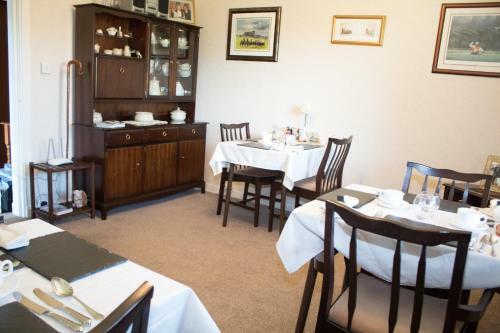 Hostal Whitecroft B&B