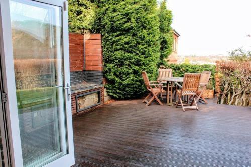 Beautiful Home With Castle Views And Garden And Parking