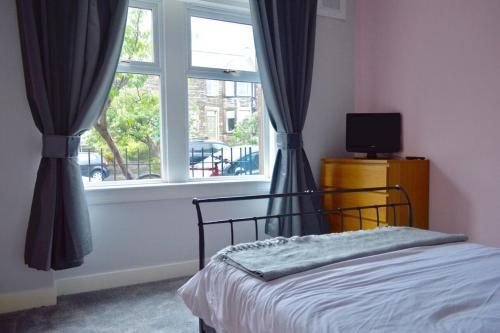 Comfortable 2 Bed Apartment In Blackford