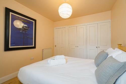 2 Bedroom Central Apartment With Stunning Castle View