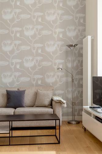 424 Stunning 2 Bedroom Duplex Apartment By The Meadows With Secure Parking