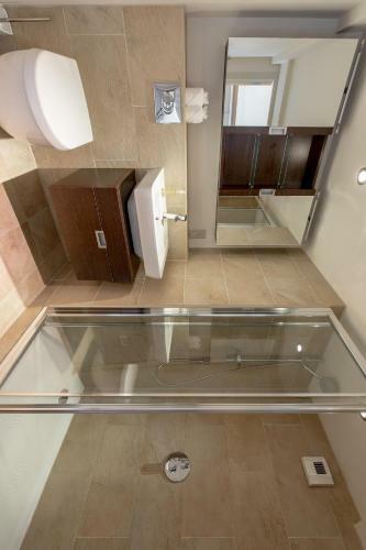 424 Stunning 2 Bedroom Duplex Apartment By The Meadows With Secure Parking
