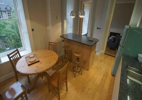 Altido Edinburgh Spacious Apartment - Royal Mile