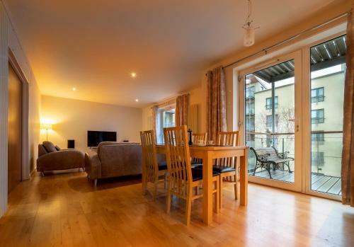 Altido Elegant 2bedroom Apartment With Balcony And Parking