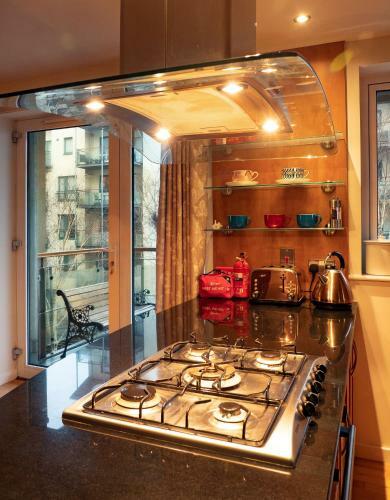 Altido Elegant 2bedroom Apartment With Balcony And Parking