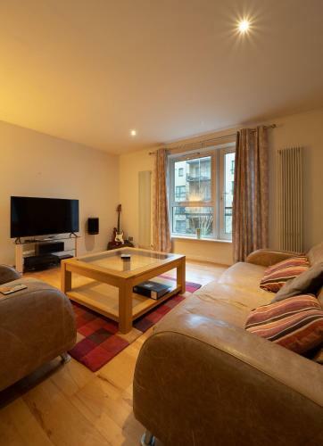 Altido Elegant 2bedroom Apartment With Balcony And Parking