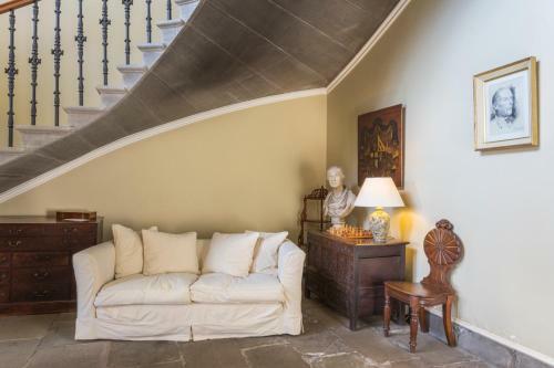 Edrom Chateau Sleeps 26 Wifi