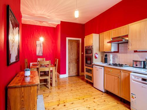 Beautiful Georgian Style Morningside Apartment