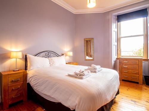 Beautiful Georgian Style Morningside Apartment
