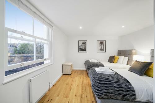 Villa Eton House - Luxury Accommodation, Free Parking, Central Location
