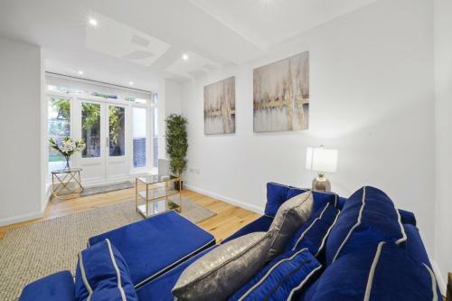 Villa Eton House - Luxury Accommodation, Free Parking, Central Location