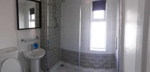 4-bed House In Exeter 30 Mins Drive To The Beach