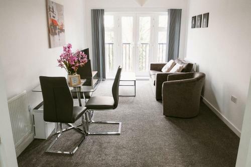 Farnborough Airport Twin Bed Apartment