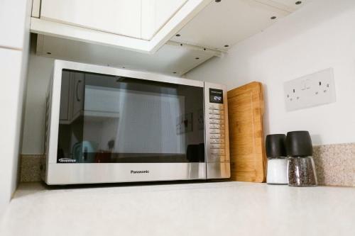 Farnborough Airport Twin Bed Apartment