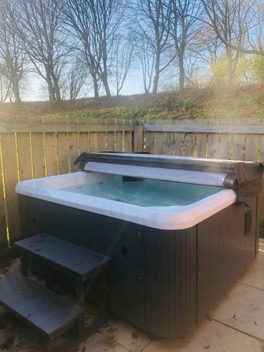 Bluebell Hot Tub Lodge