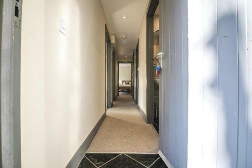 Rock Cottage - 3 Bedroom Holiday Home - Fishguard