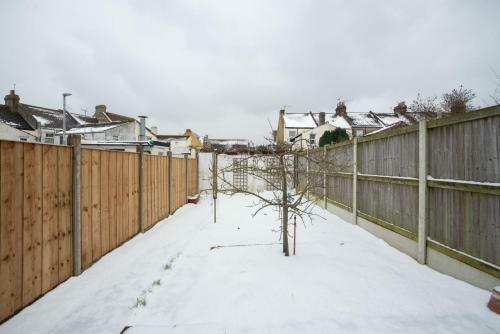 New Spacious 2bd House With Garden Gillingham Kent