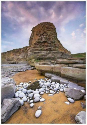 1-bed Cottage On Coastal Pathway In South Wales