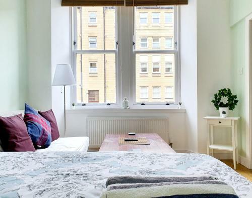 Apartamento Airy, Studio In The Heart Of West End
