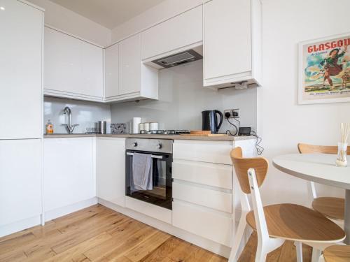Modern 1br Apartment In Heart Of West End
