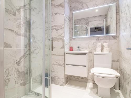 Modern 1br Apartment In Heart Of West End