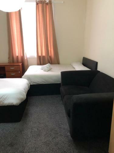 Bed & Breakfast Renfrew Rooms At City Centre