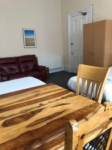 Bed & Breakfast Renfrew Rooms At City Centre