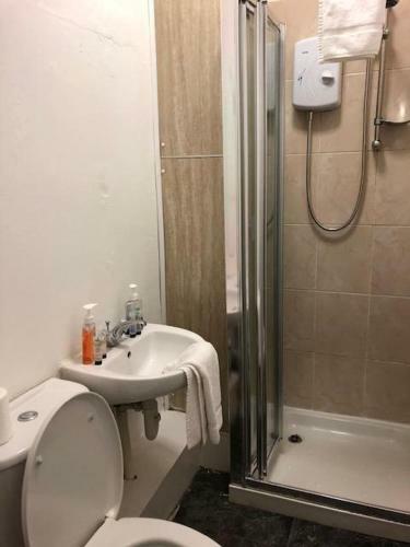 Bed & Breakfast Renfrew Rooms At City Centre
