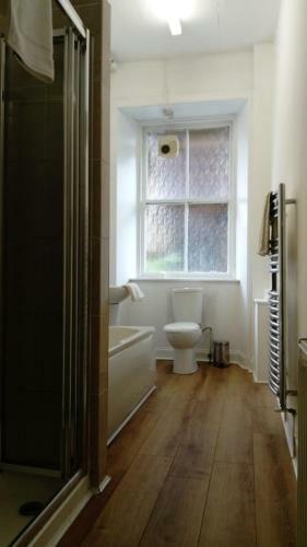 Bed & Breakfast Renfrew Rooms At City Centre