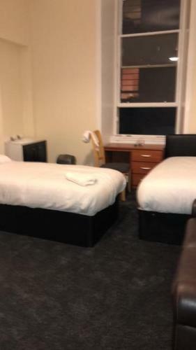 Bed & Breakfast Renfrew Rooms At City Centre