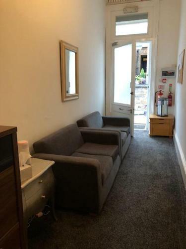 Bed & Breakfast Renfrew Rooms At City Centre