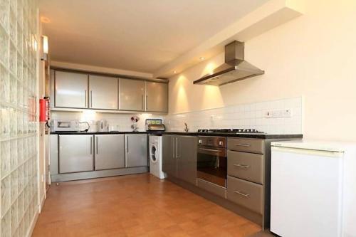Apartamento X Large Flat 2 Bthrm Bus/train Link Free Parking
