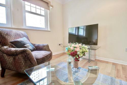 South Side Pleasance Apartment