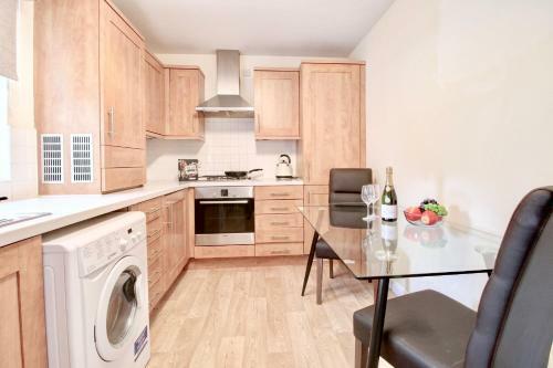South Side Pleasance Apartment