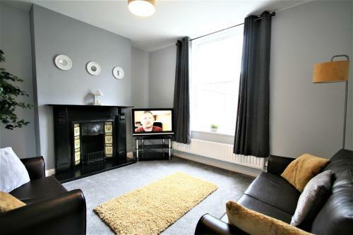 Brunswick Square Apartments By Roomsbooked