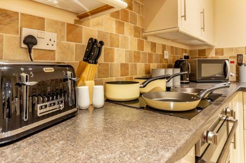 Apartment 4 Hillbrook House, Malvern - Guest Homes