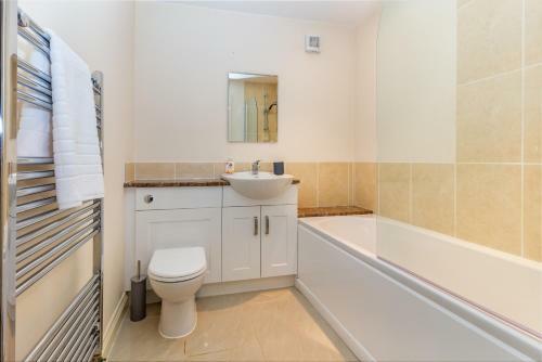 Apartment 4 Hillbrook House, Malvern - Guest Homes