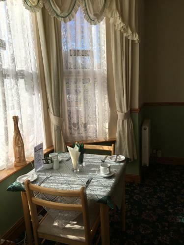 Hostal The Warren Guesthouse