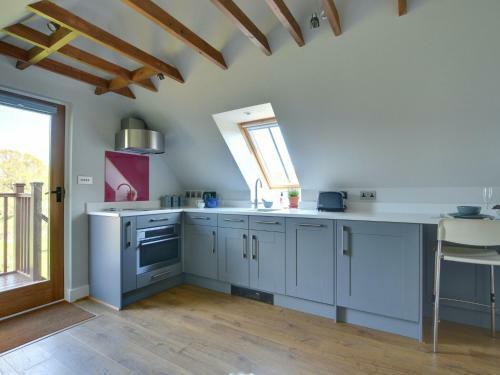 Tranquil Holiday Home In Groombridge Kent With Balcony