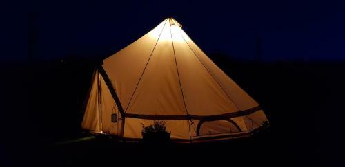 B&B Glamping Bell Tents At The Ring Pub