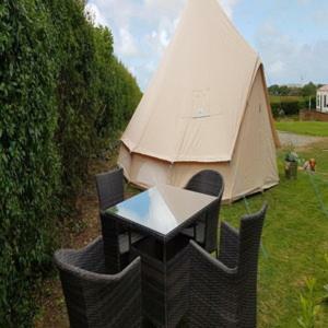 B&B Glamping Bell Tents At The Ring Pub