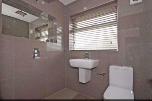 Charming 3-bed House In Harrogate With Hot Tub