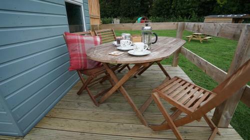 Showman's Hut Westcote