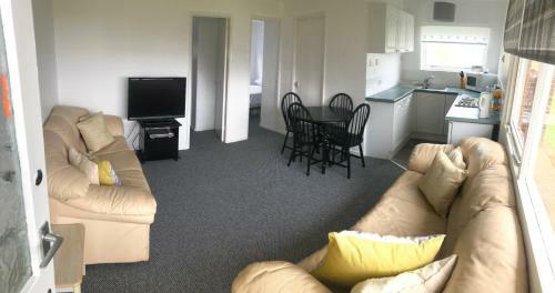 Inviting 2-bed Apartment In Hemsby