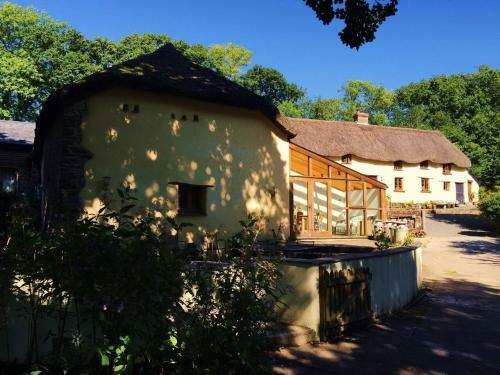 Boutique 5 Historic 2 Bed Devon Holiday Cottage