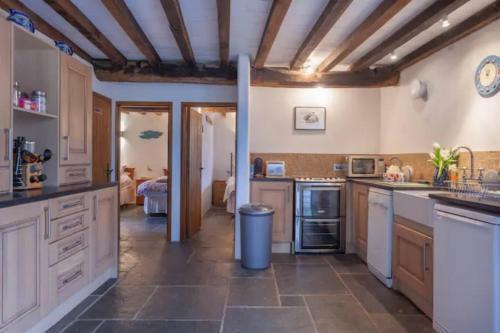 Boutique 5 Historic 2 Bed Devon Holiday Cottage